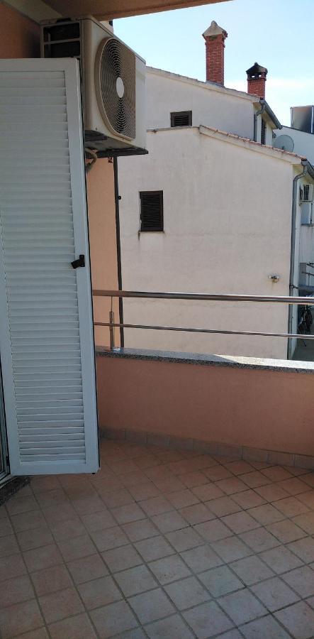 Apartman valbandon Fažana Buitenkant foto
