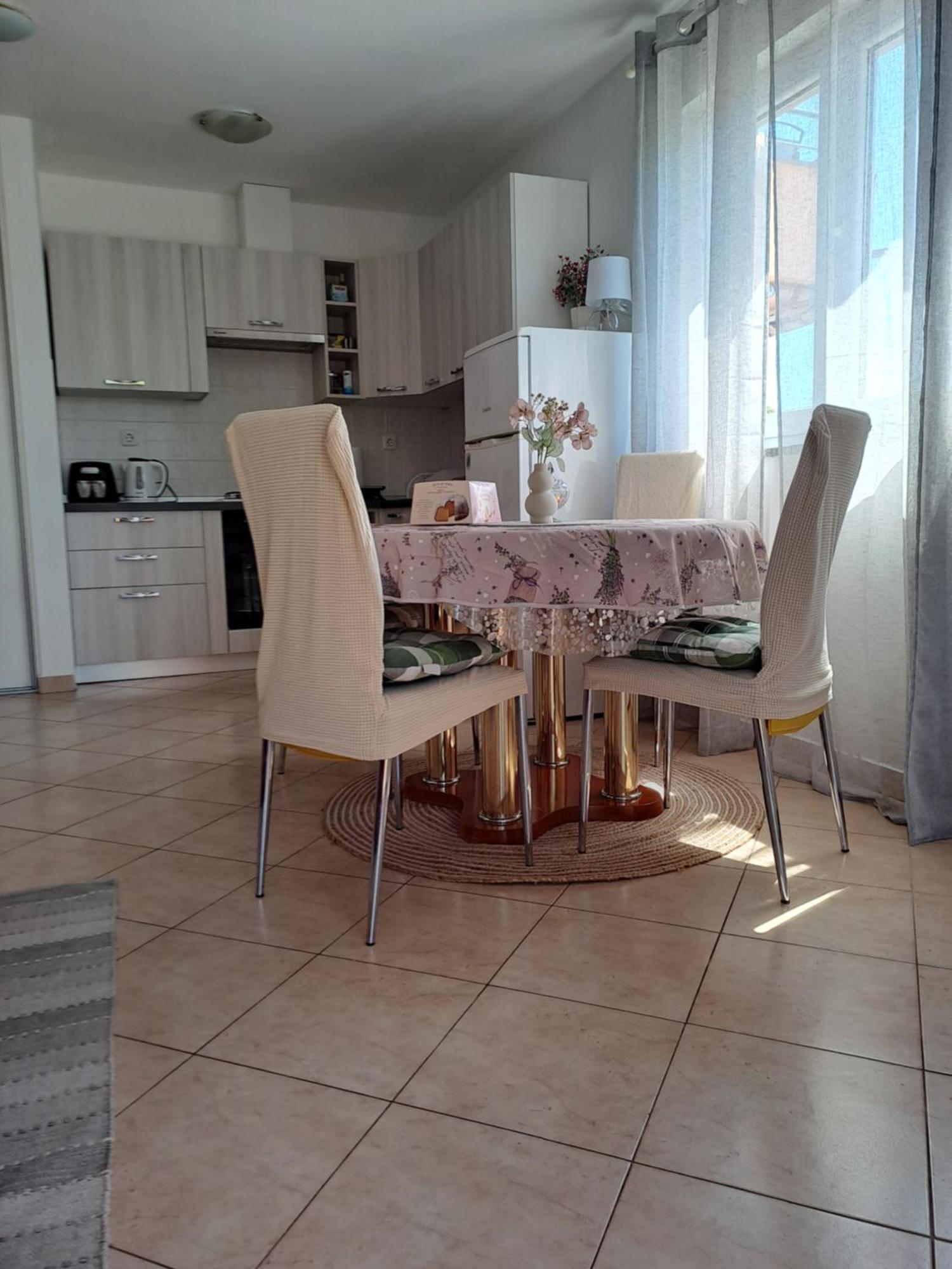 Apartman valbandon Fažana Buitenkant foto