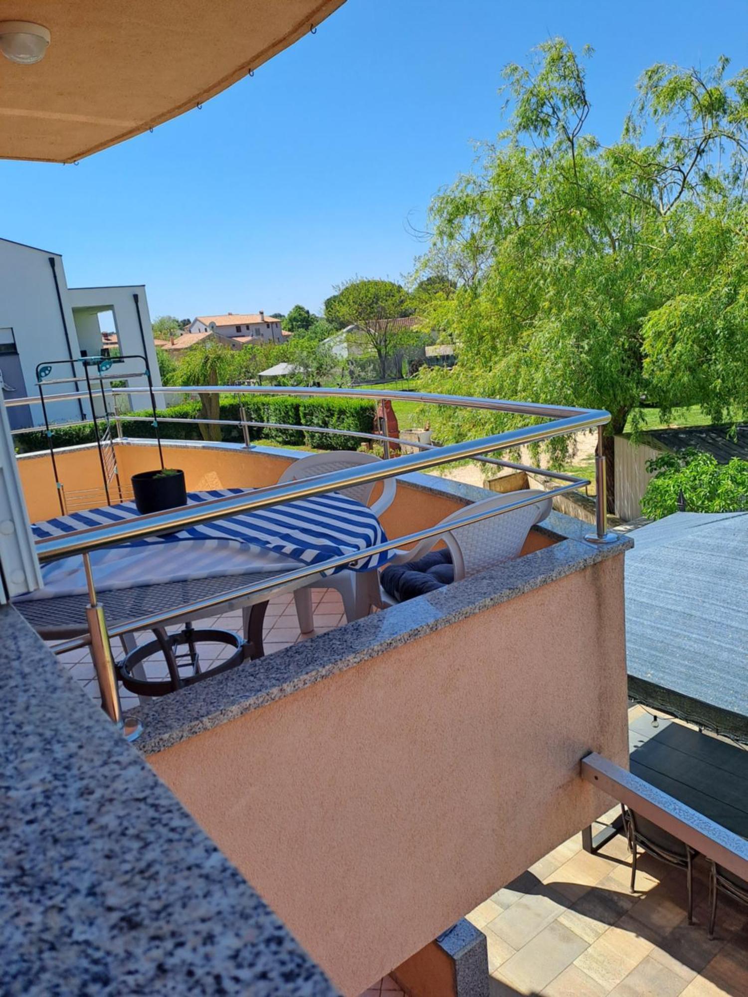 Apartman valbandon Fažana Buitenkant foto